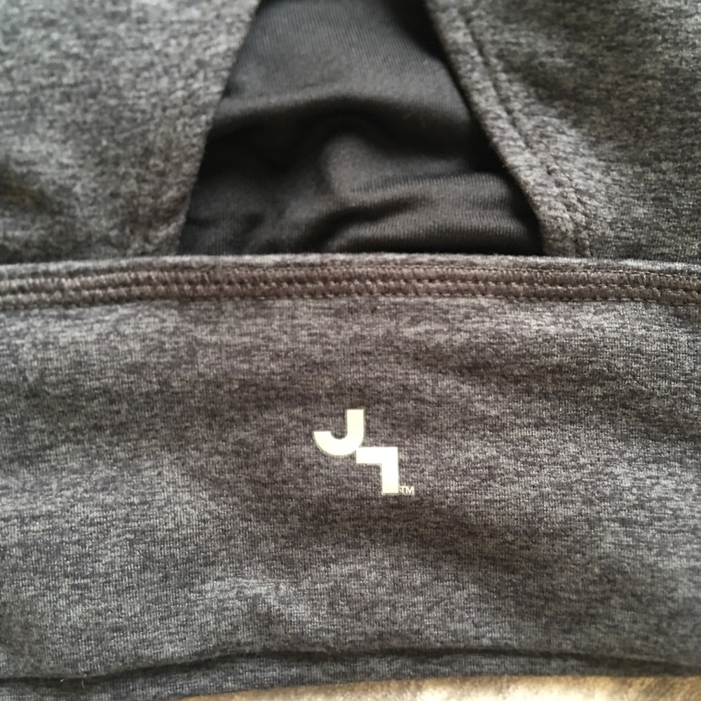 workout top/ sports bra - Picture 9 of 9